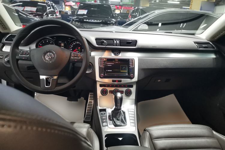 Used Volkswagen FAW-Volkswagen CC 2016 1.8TSI Luxury Model Center Console