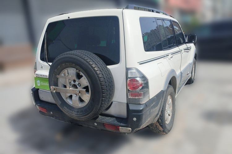 Used Mitsubishi Pajero 2011 V73 3.0L AT GLX
