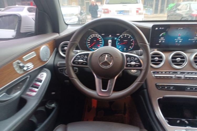 Used Mercedes-Benz GLC 2021 GLC 300 L 4MATIC Dynamic Model Steering Wheel