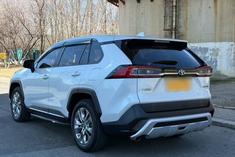 Used Toyota Wildlander 2021 2.0L CVT Two-Wheel Drive Luxury Edition Exterior 3