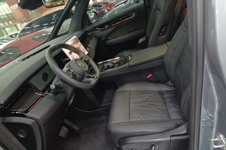 Used Zeekr 009 2024 Six-Seat Executive Version 4WD 108 kWh
