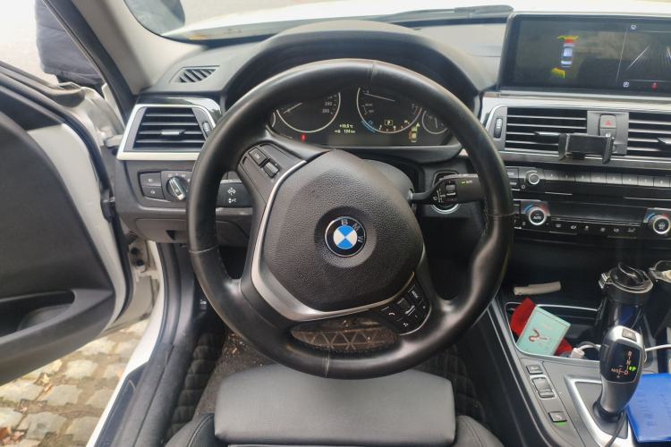 Used BMW 3 Series 2017 318i Fashion Model
