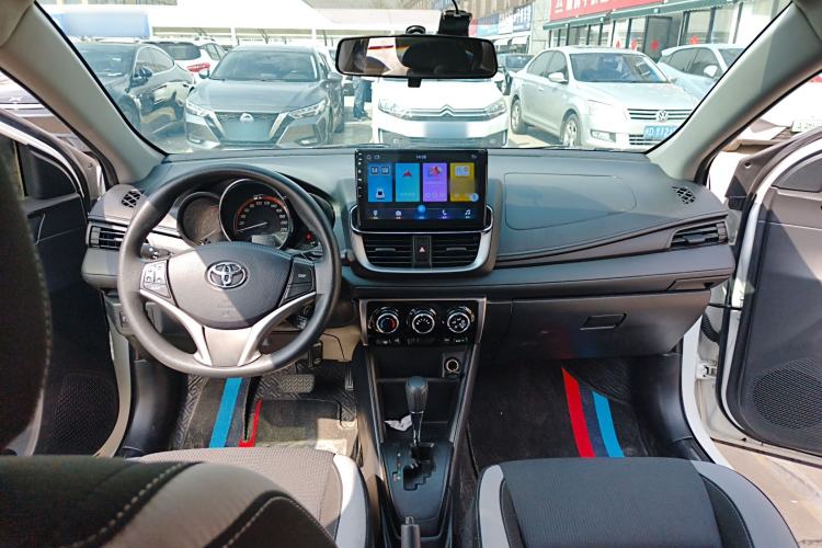 Used Toyota YARiS L Zhi Xuan 2022 X-Trail 1.5L CVT Leading PLUS Edition Center Console