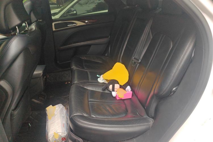 Used Lincoln MKZ 2017 2.0T Luxury Edition Left Rear Seat