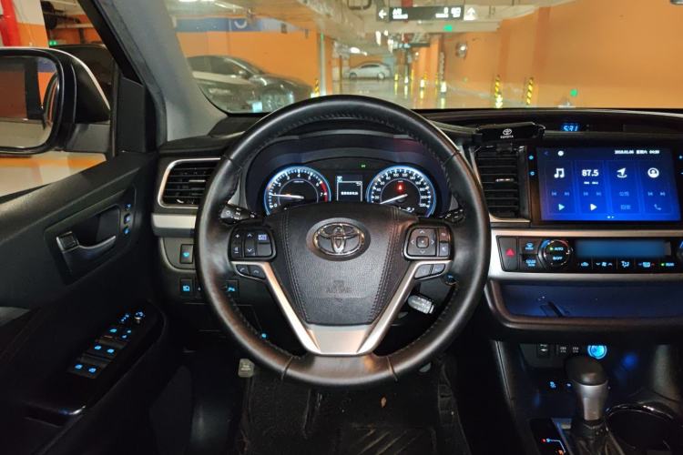 Used Toyota Highlander 2018 2.0T Four-Wheel Drive Supreme Edition 7-Seater China VI Steering Wheel