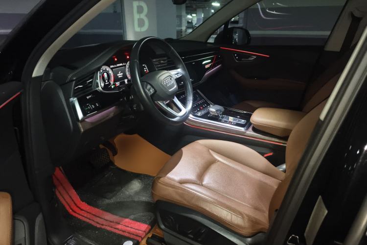 Used Audi Q7 2023 45 TFSI quattro S line Sport model
