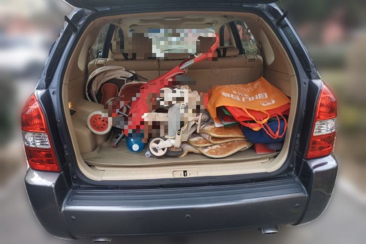 Used Hyundai Tucson 2009 2.0L Automatic Two-Wheel Drive with Sunroof