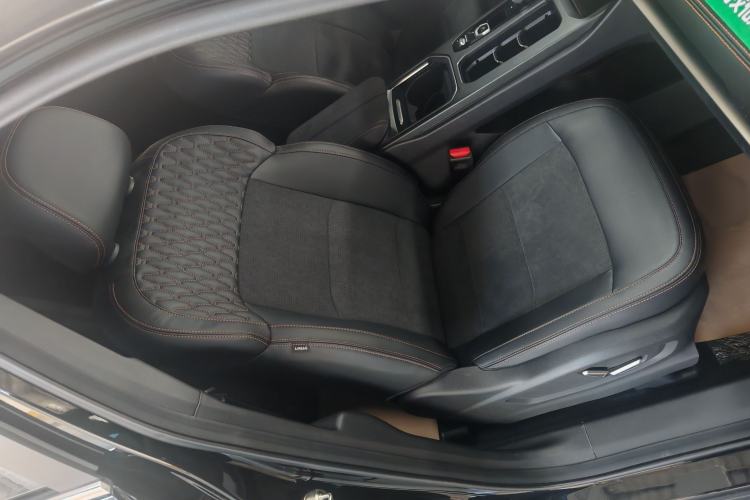 Used Geely Auto Haoyue L 2025 2.0T DCT Luxury Edition