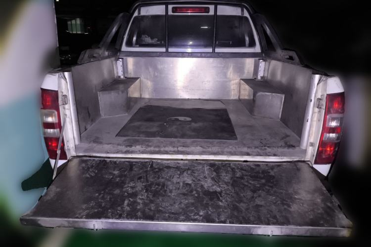 Used Isuzu JLM 2018 2.8T Classic Edition Two-Wheel Drive Progressive Version JE493ZLQ5F Trunk