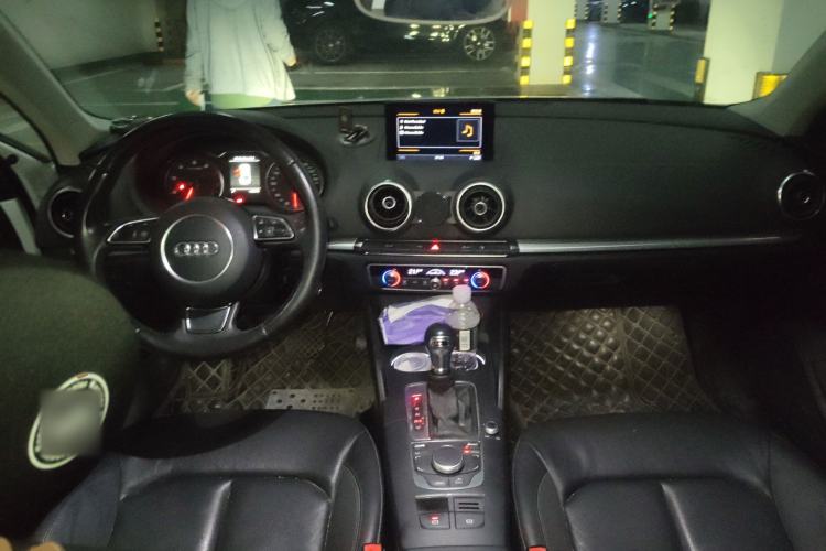 Used Audi A3 2015 Limousine 40 TFSI Automatic Comfort Model Center Console