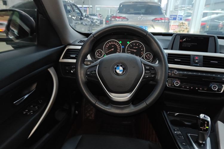 Used BMW 3 Series GT 2017 320i Sport Edition Steering Wheel