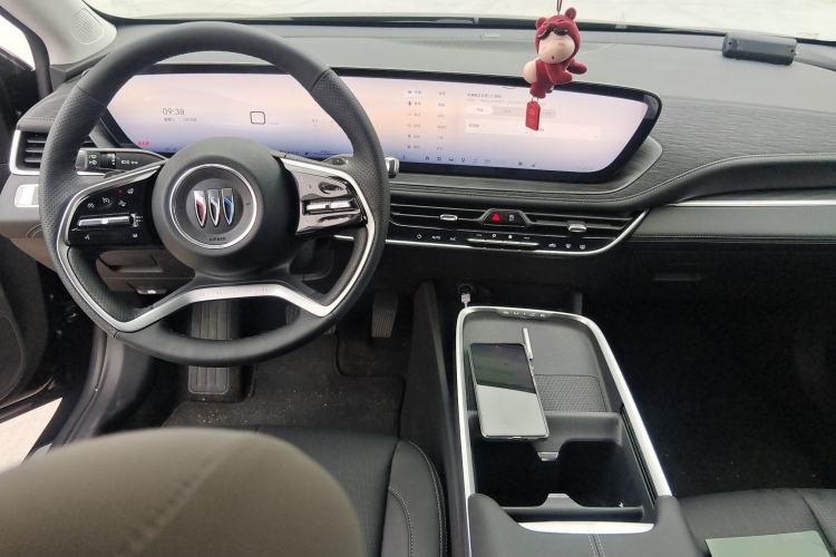 Used Buick LaCrosse 2026 Model 28T Platinum Edition Center Console