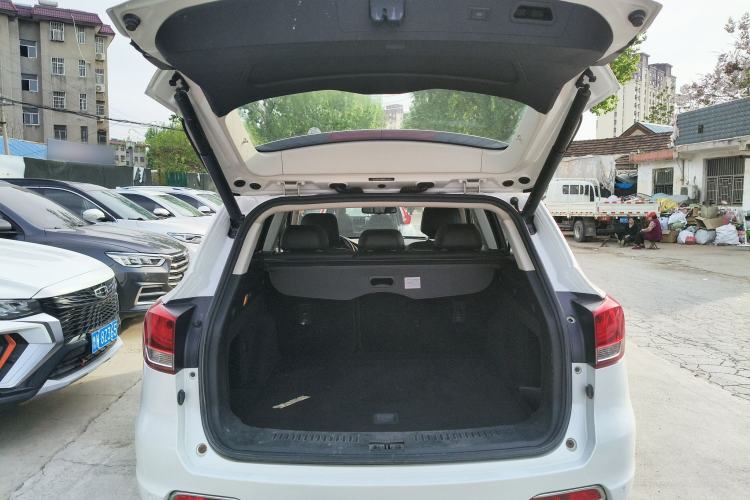 Used Hanteng X7 2016 2.0T DCT Luxury Edition Trunk