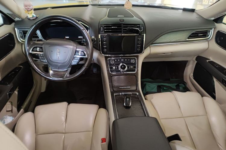 Used Lincoln Continental 2017 2.0T Two-Wheel Drive Prestige Edition Center Console