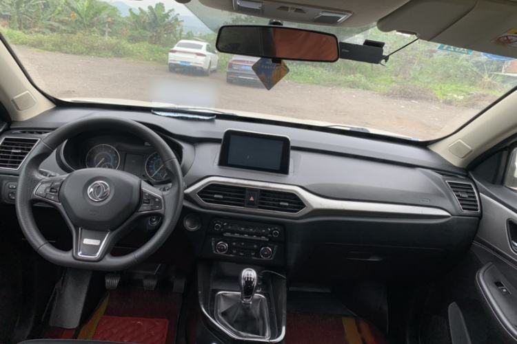 Used Dongfeng Fengon S560 2018 1.8L Manual Urban Model 7 Seats Interior 4