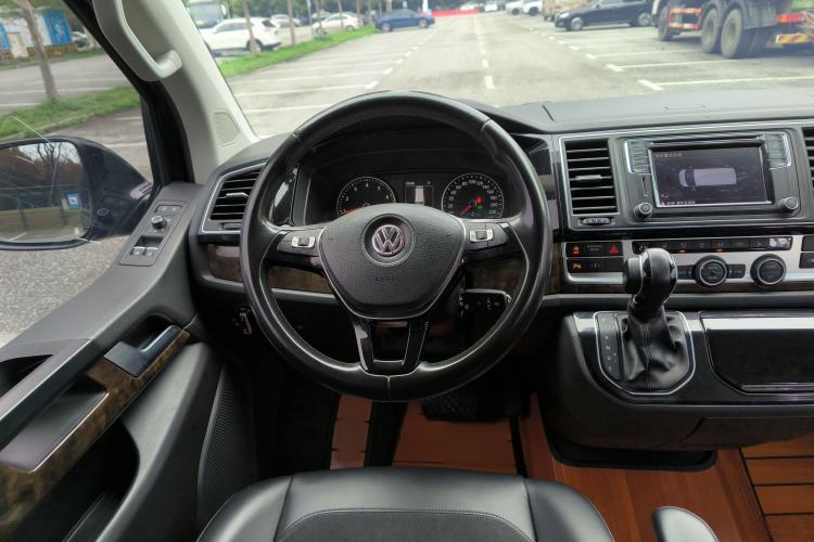 Used Volkswagen Multivan 2018 2.0 TSI Two-Wheel-Drive Luxury Edition 7 Seats
