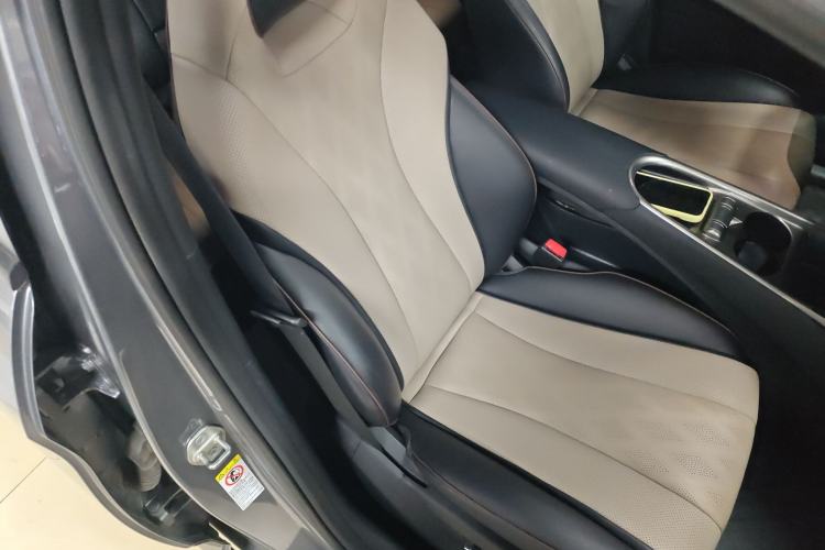 Used BYD Dolphin 2023 420 km Fashion Edition
