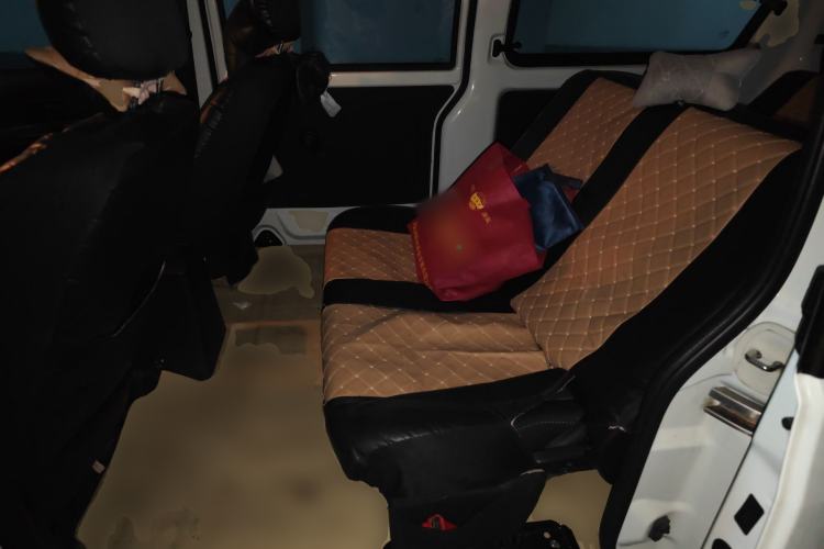 Used Jinbei Gold Hiace M Classic 2024 1.5L Engineering Lion Passenger Vehicle 5 Seats Left Rear Seat