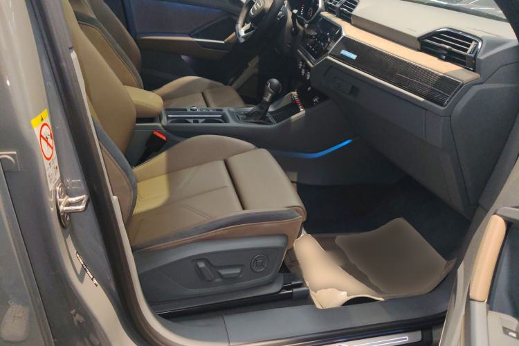 Used Audi Q3 2024 40 TFSI Fashion Dynamic Edition Launch Special Edition Right Front Seat