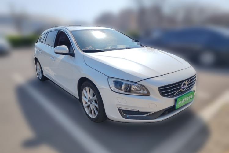 Used Volvo V60 2015 T5 Zhiyi Edition Front Right 45 Deg