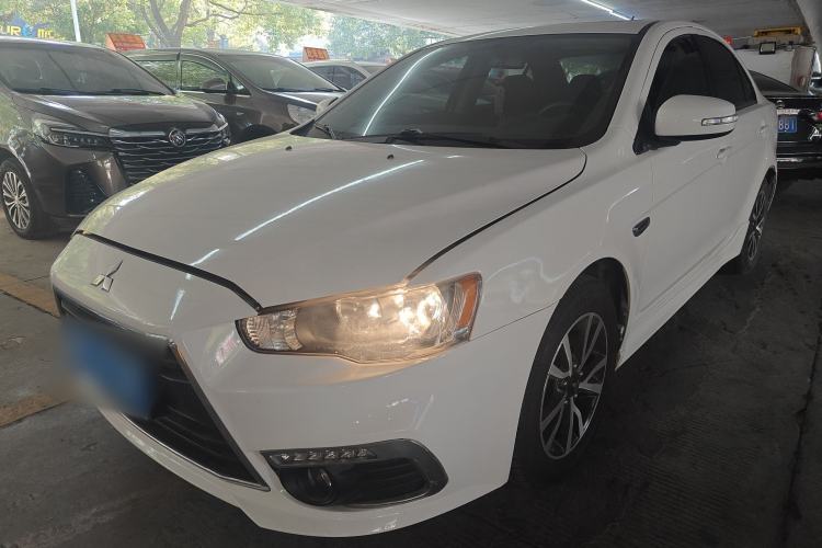 Used Mitsubishi Lancer EX 2015 1.8L CVT ZhiShang Edition China IV Standard