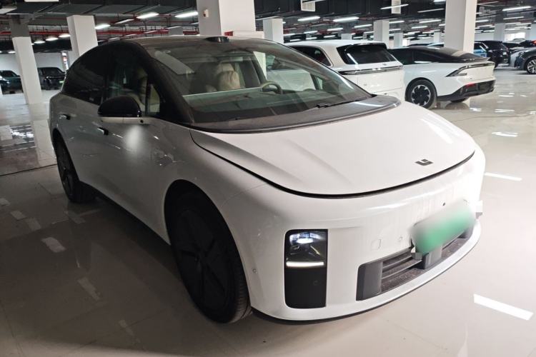 Used Li Auto i6 2025 Model Two-Wheel-Drive Standard Type
