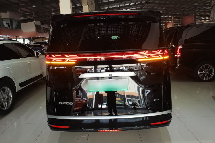 Used Denza D9 2024 DM-i 970 Luxury Model