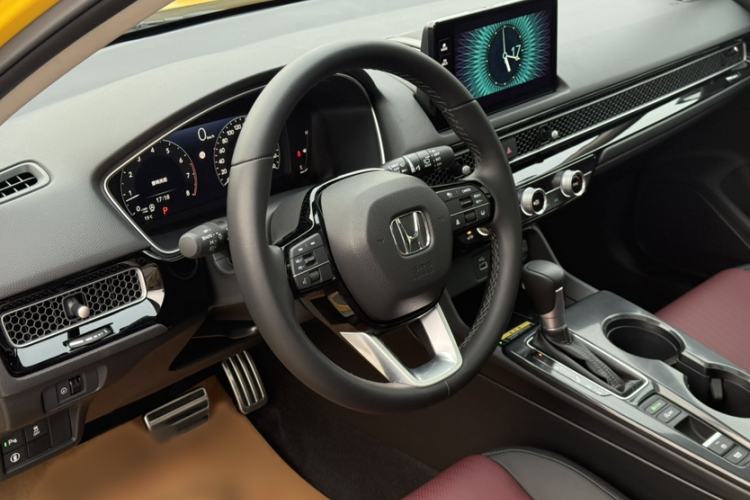 Used Honda Integra 2023 HATCHBACK 240TURBO CVT Phantom Night Deluxe Edition Interior 6