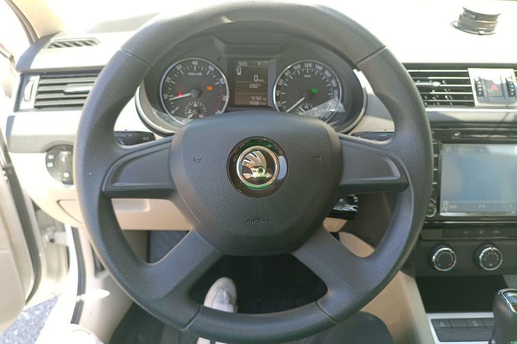 Used Skoda Octavia 2015 1.6L Automatic Yijie Edition