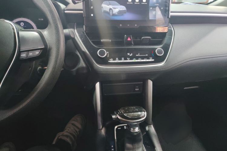 Used Toyota FRONTLANDER 2023 2.0L CVT Elite Edition Center Console