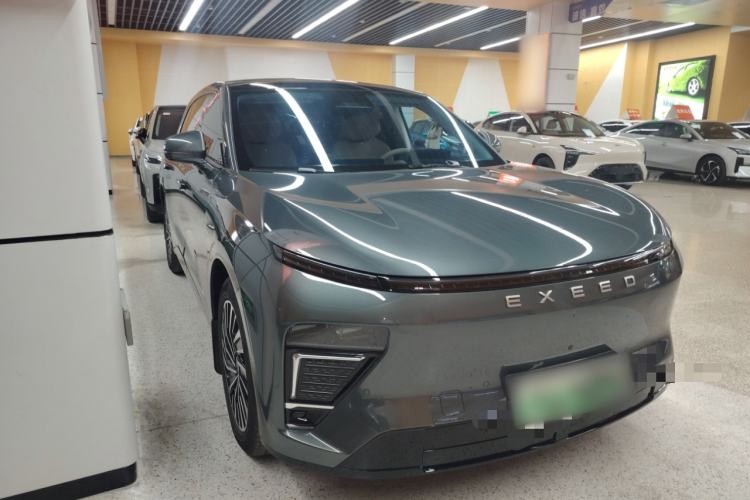 Used EXEED Star Era ET 2024 Range-Extended 200 Pro+ Front Right 45 Deg