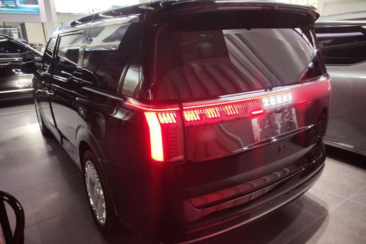 Used Zeekr 009 2024 Six-Seat Executive Version 4WD 108 kWh Rear Left 45 Deg