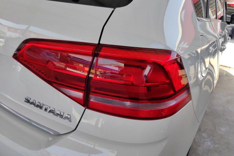 Used Volkswagen Santana 2015 Haval H6 1.6L Automatic Comfort Model Right Rear Taillight