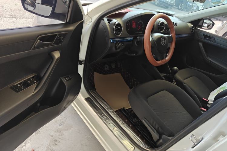 Used Volkswagen Jetta 2017 1.4L Manual Fashion Edition