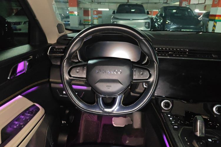 Used Lynk & Co 05 2020 2.0TD Two-Wheel Drive Shine Halo Steering Wheel