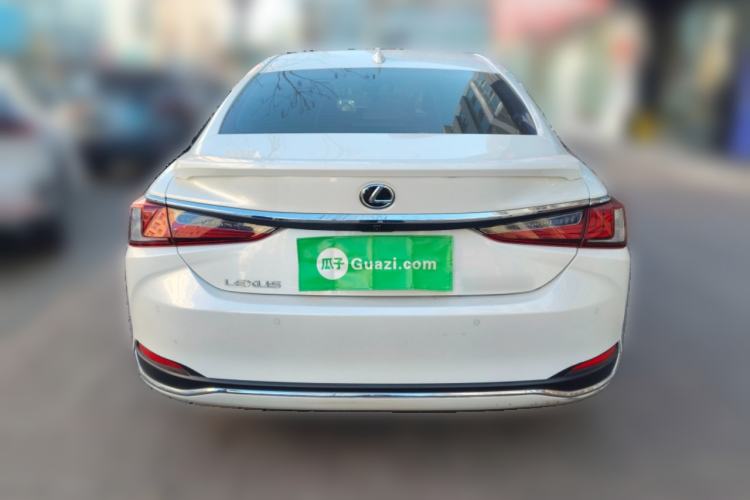 Used Lexus ES 2022 300h Excellence Edition
