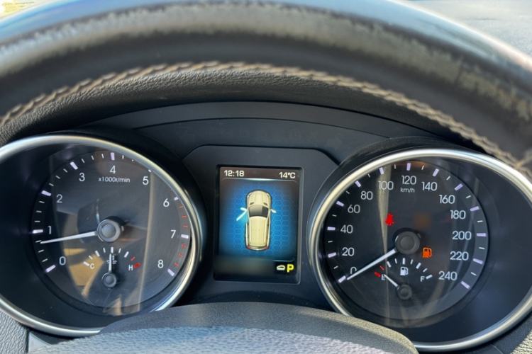 Used Haval H8 2015 2.0T Two-Wheel-Drive Standard Version
