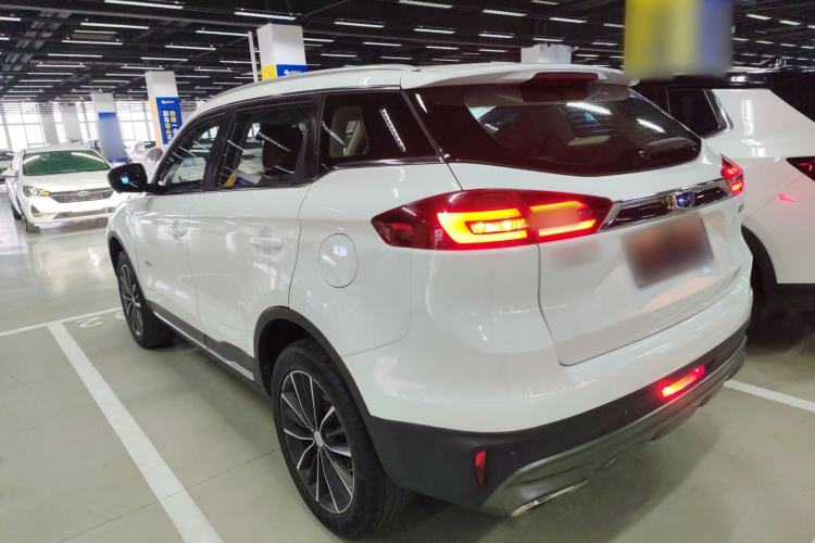 Used Geely Auto Emgrand X7 Sport 2018 1.8TD Automatic Two-Wheel Drive ZhiZun Model with 4G Connectivity
