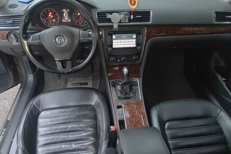 Used Volkswagen Passat 2011 1.8TSI DSG Prestige Edition Center Console