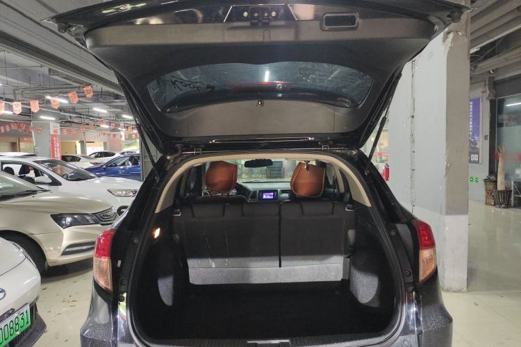 Used Honda Vezel 2015 1.5L CVT two-wheel drive Comfort trim Trunk