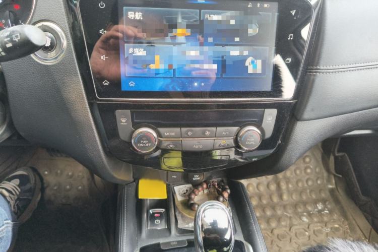 Used Nissan X-Trail 2019 2.0L CVT Smart Connect Comfort Edition 2WD Audio And AC Panel