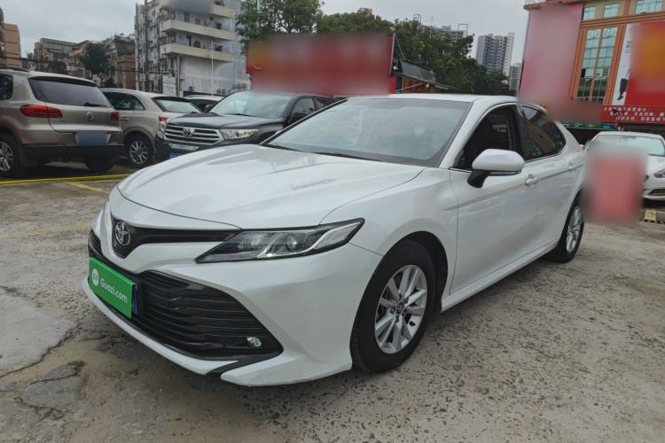 Used Toyota Camry 2018 2.0E Leading Edition