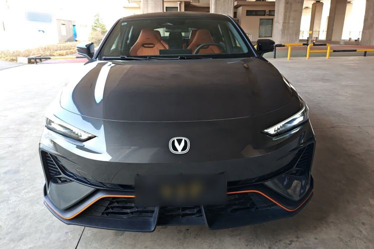 Used Changan UNI-V 2025 Model Third-Generation 2.0T Dynamic Edition