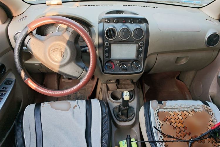 Used Wuling Hongguang 2014 1.2L Standard Model China IV
