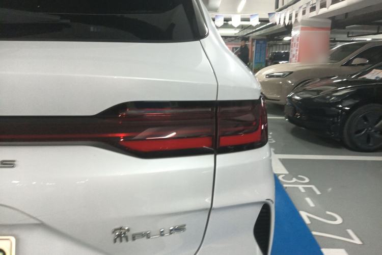 Used BYD Song PLUS New Energy 2024 Honor Edition EV 520km Premium Model
