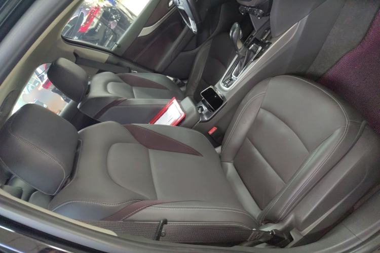 Used Chevrolet Malibu 2017 1.5T Automatic Luxury Edition Right Front Seat