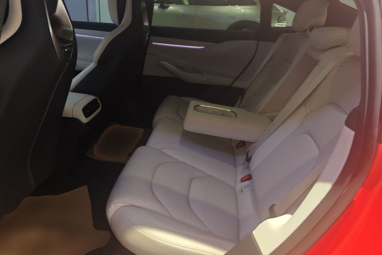 Used Xiaomi Auto SU7 2024 Rear-Drive Long-Range Intelligent Driving Version
