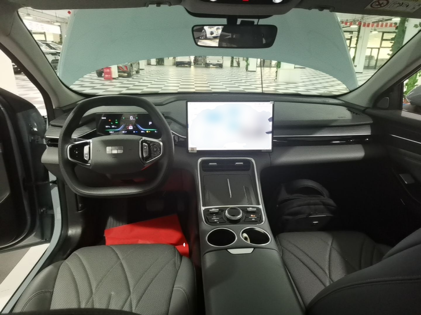 Geely Galaxy L6 2025 EM-i 60km Launch Edition — снимка 12