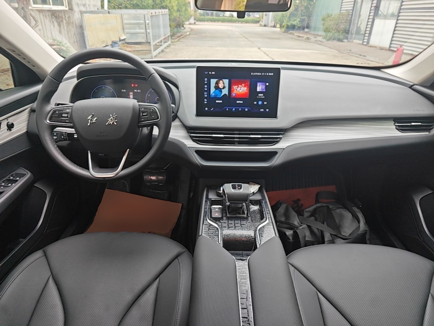 Hongqi E-QM5 2023 620km PLUS — снимка 12