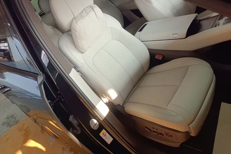 Used Denza N8L 2025 Model Flagship Model